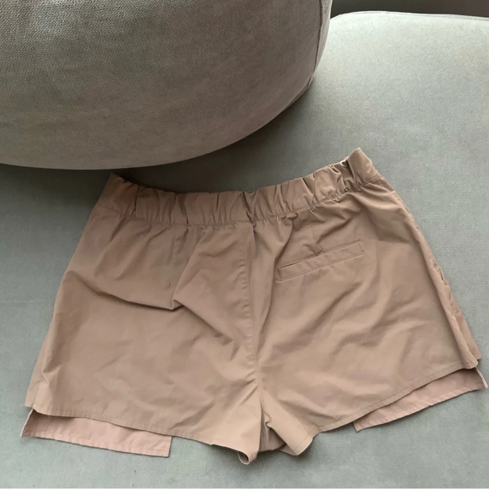 Alo Yoga Flip It Mini Skort Taupe XS